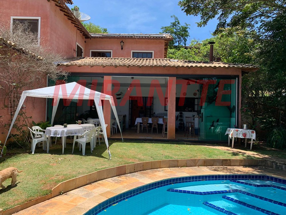 Sobrado de 350m² com 5 quartos em Serra Da Cantareira