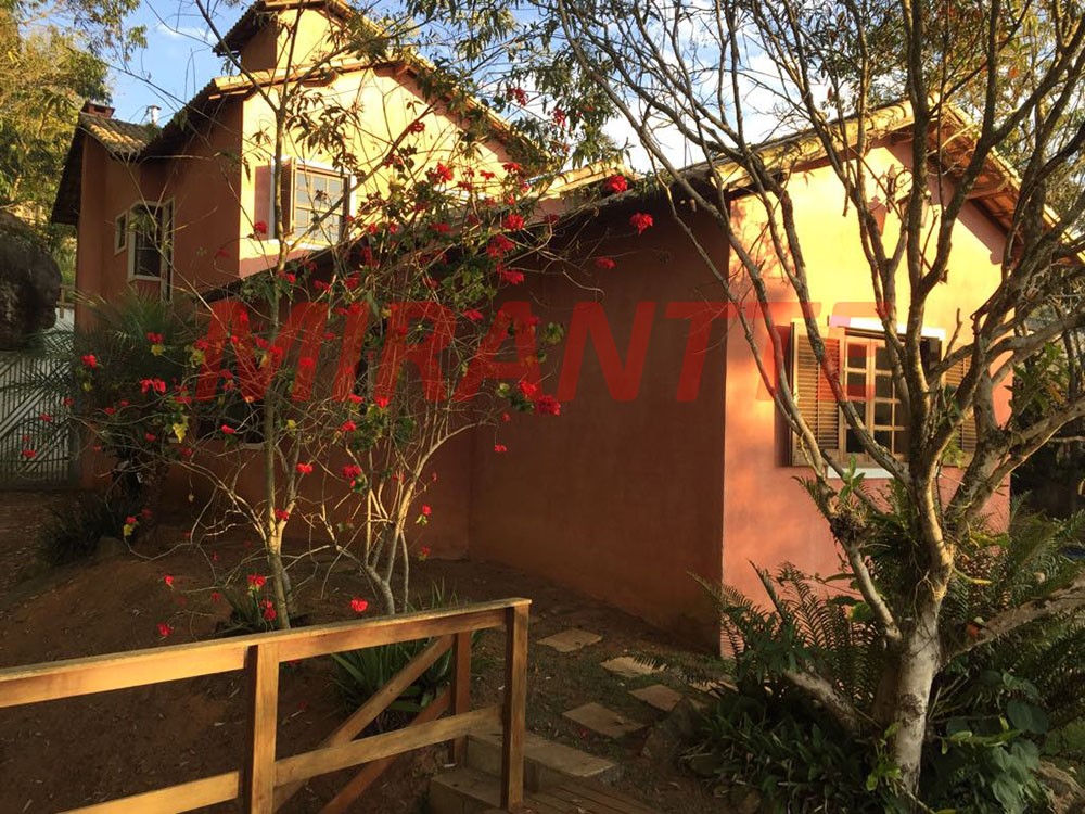 Sobrado de 350m² com 5 quartos em Serra Da Cantareira