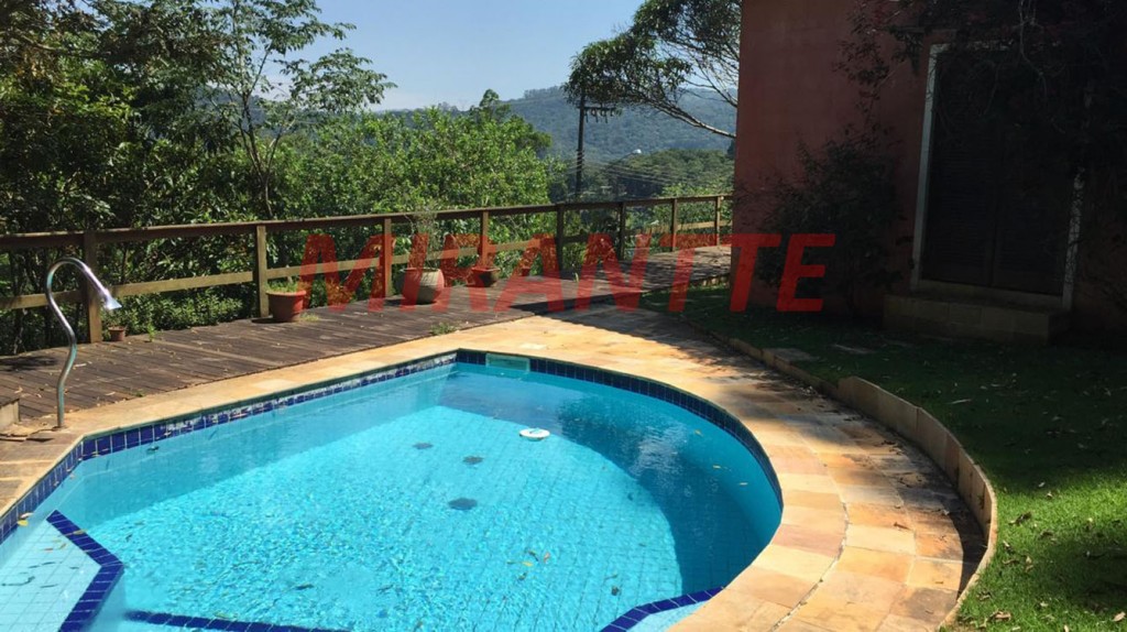 Sobrado de 350m² com 5 quartos em Serra Da Cantareira