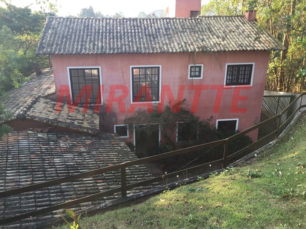 Sobrado de 350m² com 5 quartos em Serra Da Cantareira