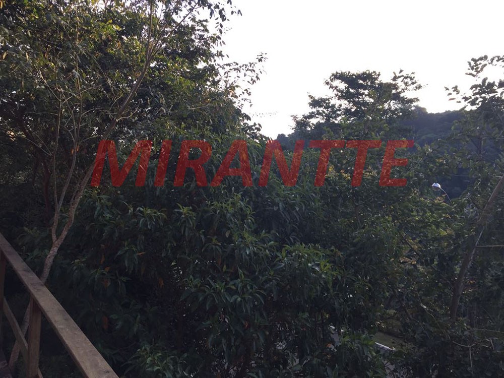 Sobrado de 350m² com 5 quartos em Serra Da Cantareira