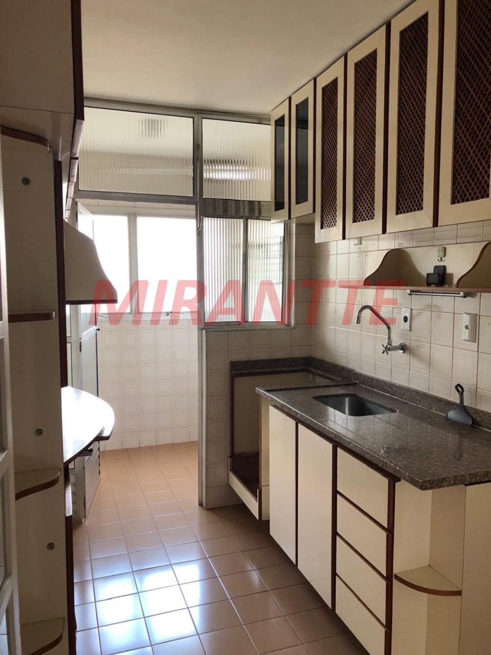 Apartamento de 57m² com 2 quartos em Santa Teresinha