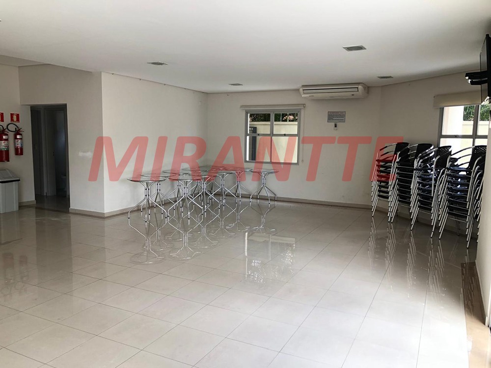 Apartamento de 57m² com 2 quartos em Santa Teresinha