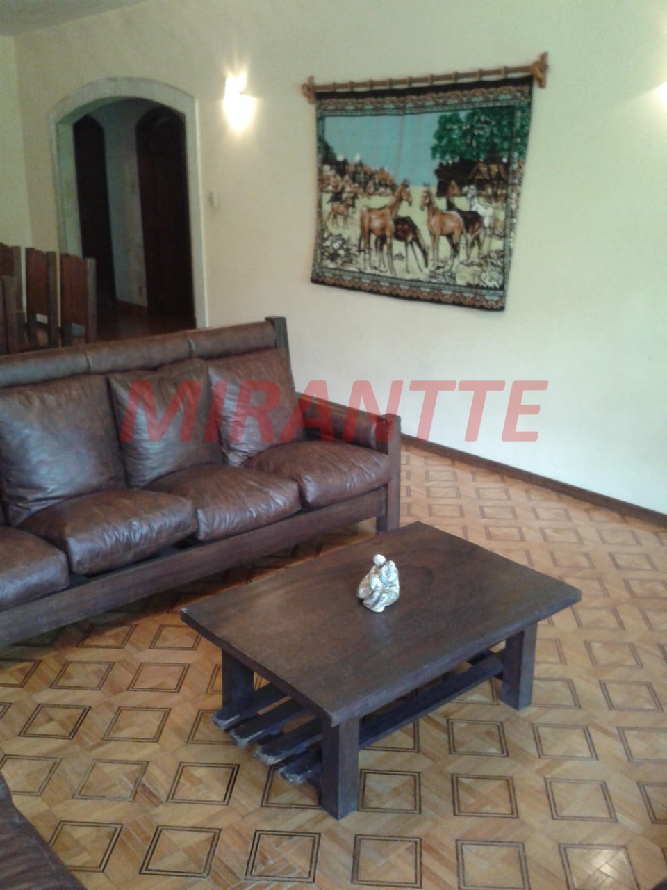 Sobrado de 498m² com 4 quartos em Tremembe