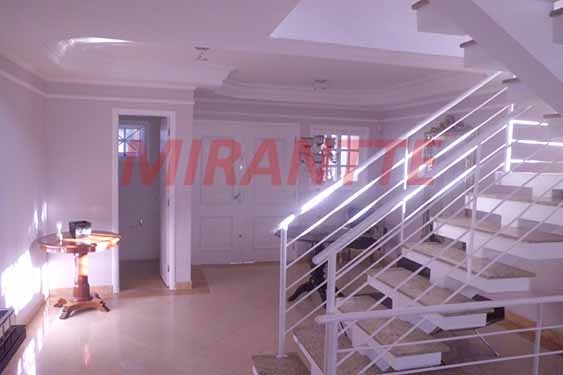 Sobrado de 300m² com 4 quartos em Tremembe