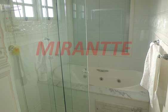Sobrado de 300m² com 4 quartos em Tremembe