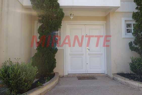 Sobrado de 300m² com 4 quartos em Tremembe