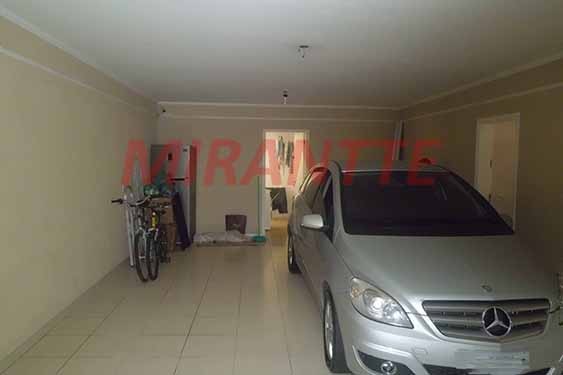 Sobrado de 300m² com 4 quartos em Tremembe