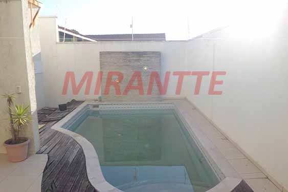 Sobrado de 300m² com 4 quartos em Tremembe