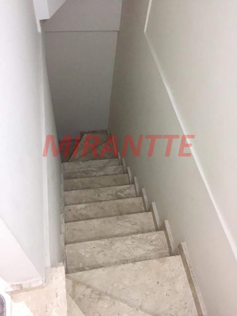 Cond. fechado com 3 quartos em Tremembe