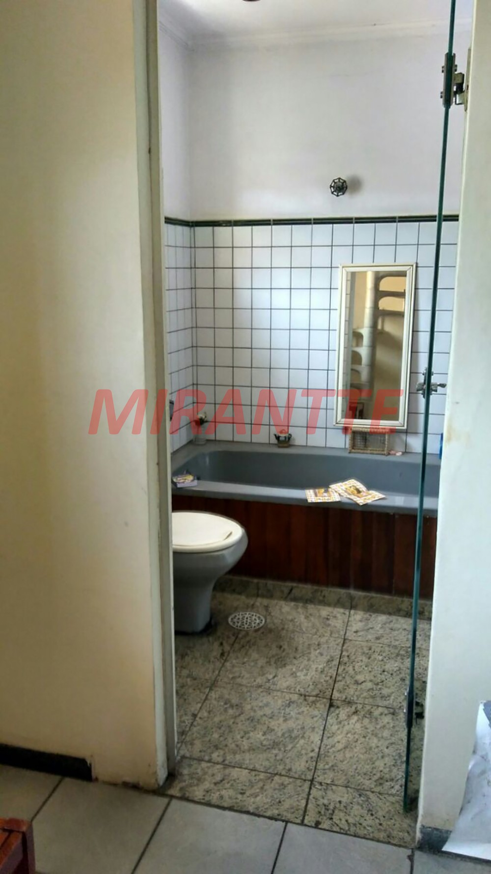 Sobrado de 240m² com 3 quartos em Santa Terezinha