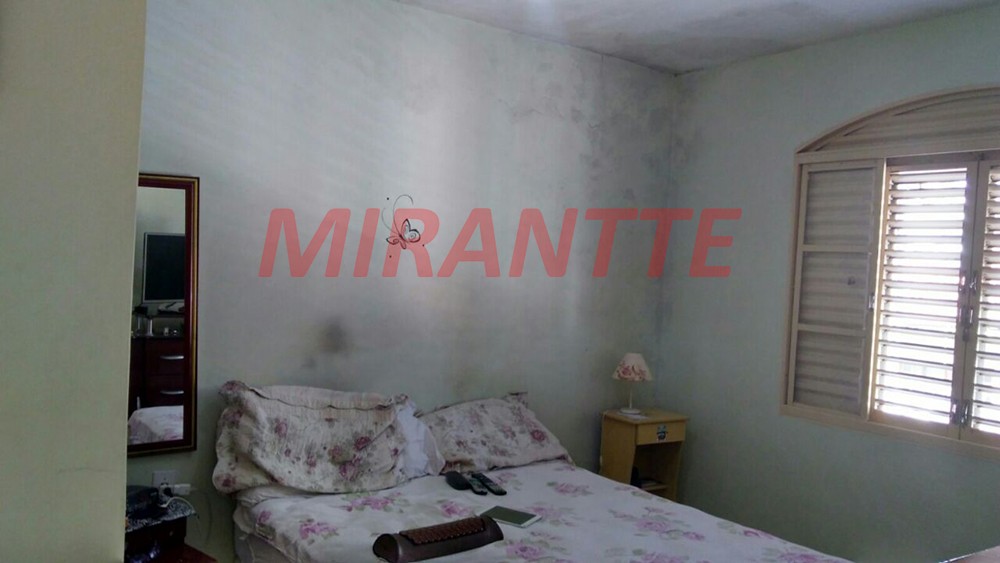 Sobrado de 240m² com 3 quartos em Santa Terezinha
