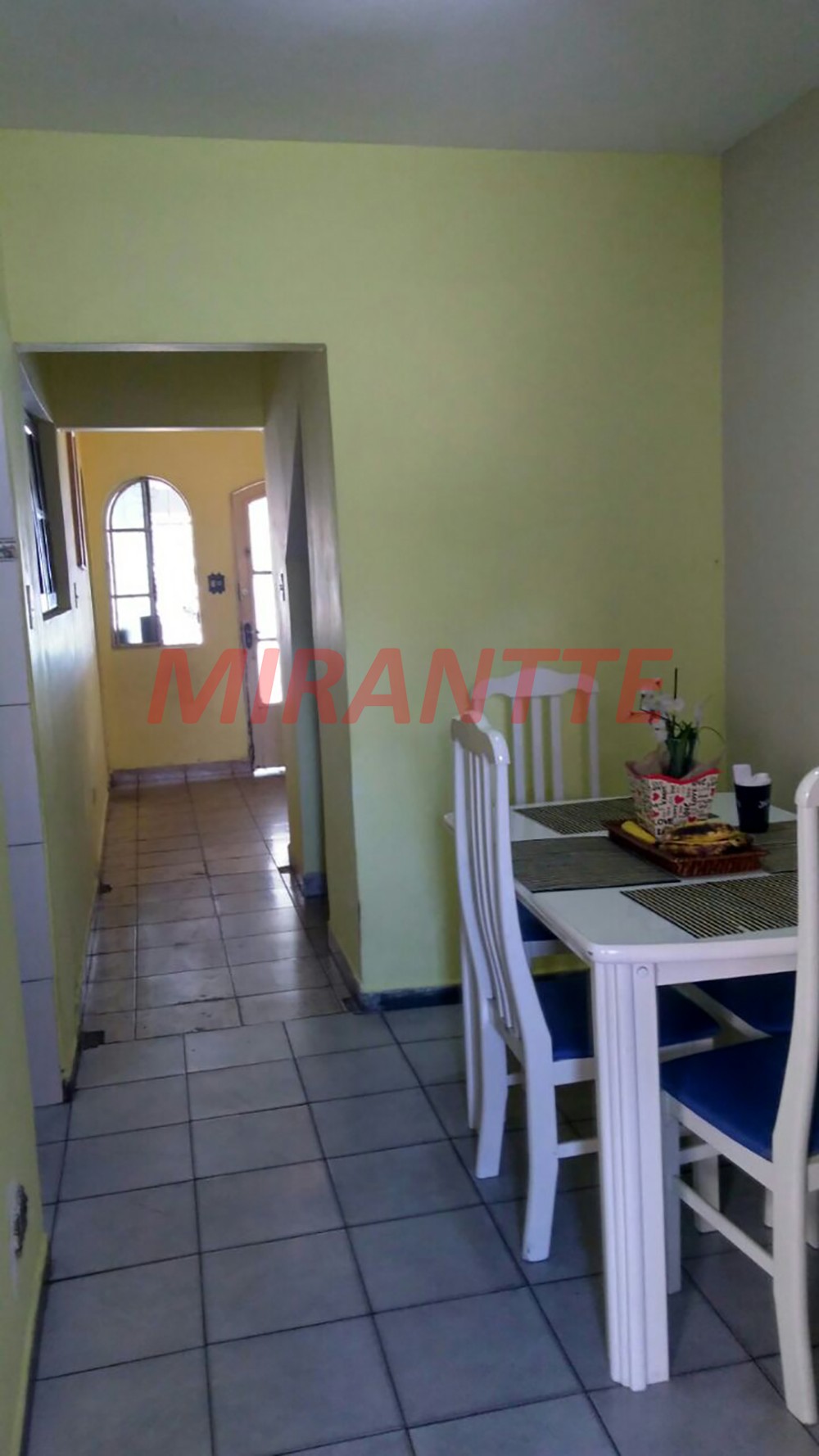 Sobrado de 240m² com 3 quartos em Santa Terezinha