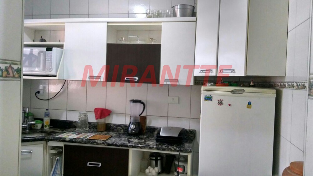 Sobrado de 240m² com 3 quartos em Santa Terezinha