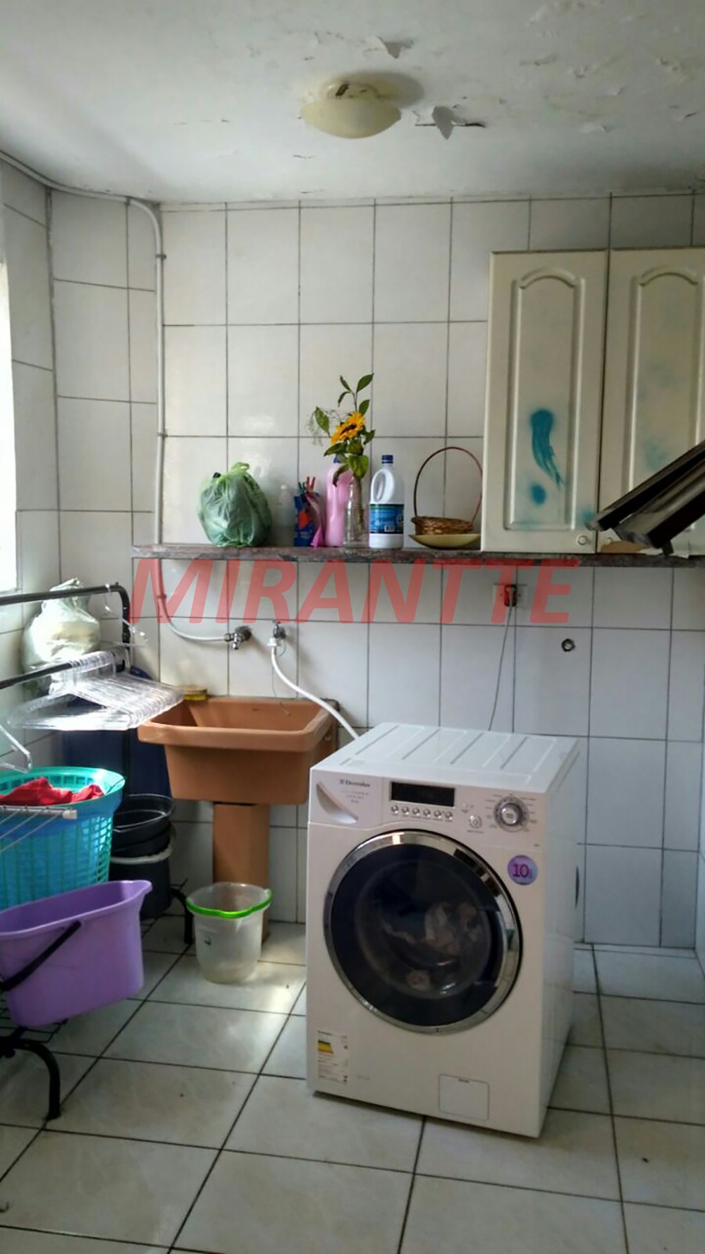 Sobrado de 240m² com 3 quartos em Santa Terezinha