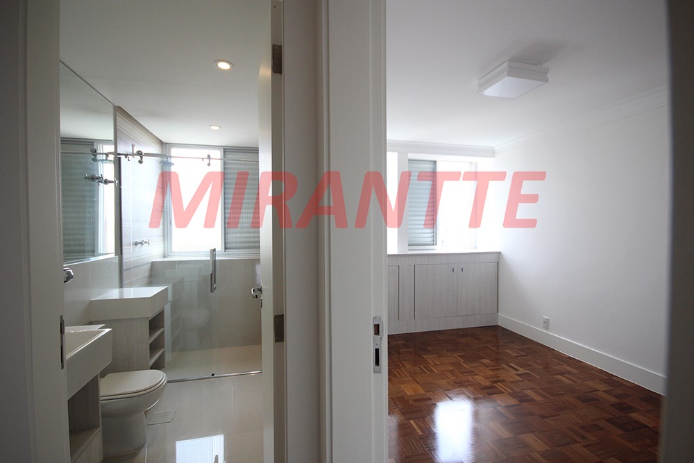 Apartamento de 217m² com 2 quartos em Perdizes