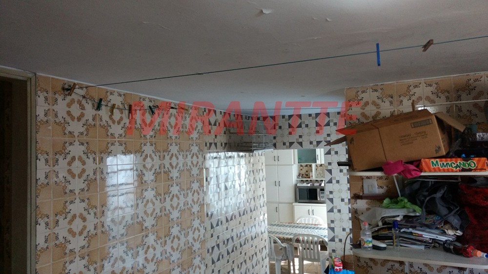 Sobrado de 210m² com 3 quartos em Água Fria