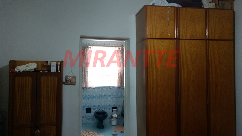 Sobrado de 210m² com 3 quartos em Água Fria
