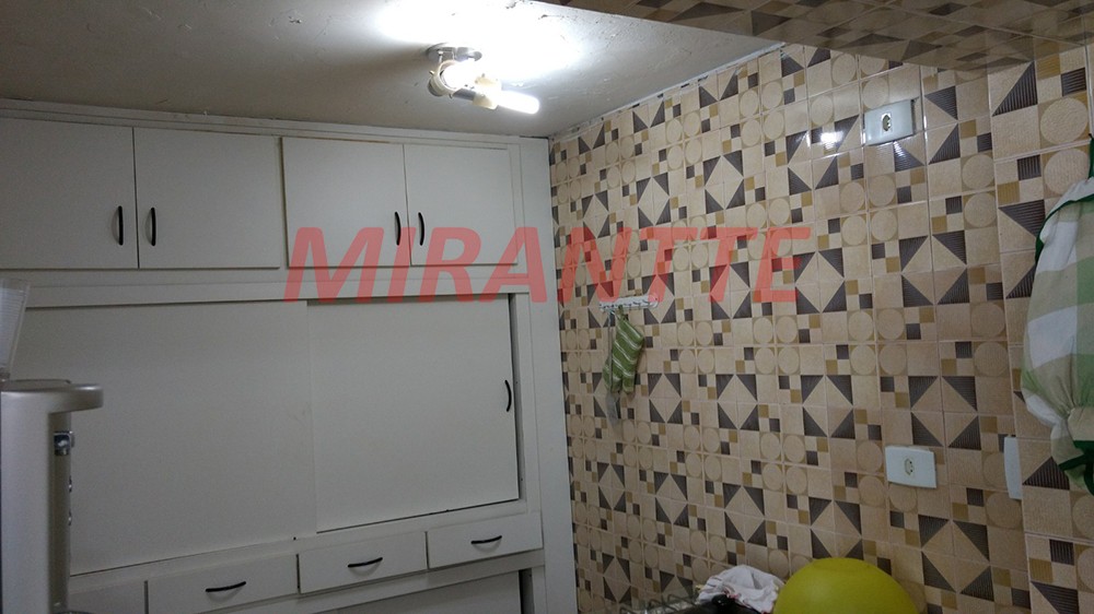 Sobrado de 210m² com 3 quartos em Água Fria