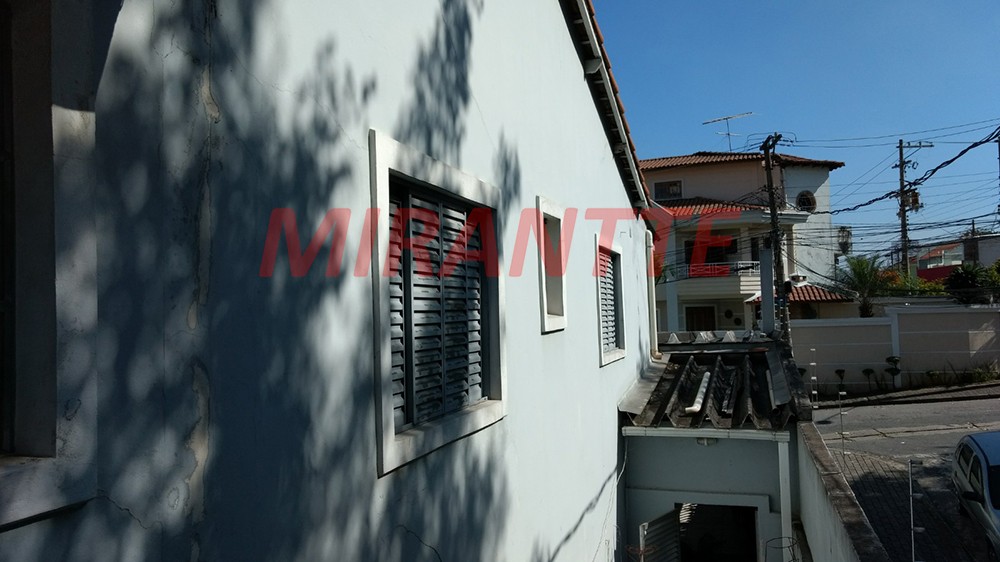 Sobrado de 210m² com 3 quartos em Água Fria