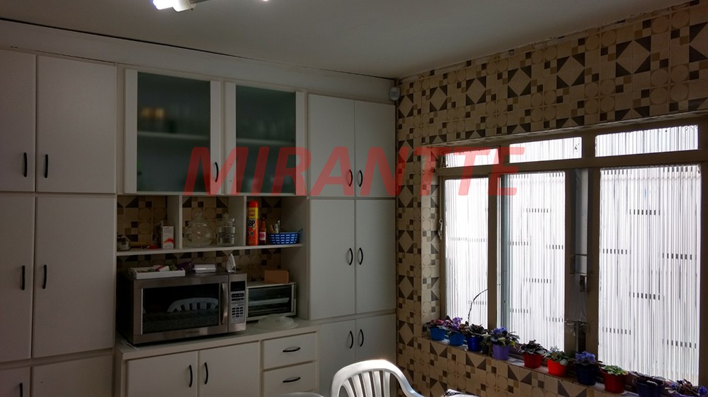 Sobrado de 210m² com 3 quartos em Água Fria