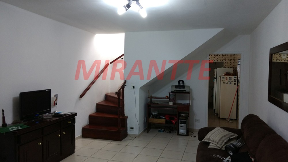 Sobrado de 210m² com 3 quartos em Água Fria