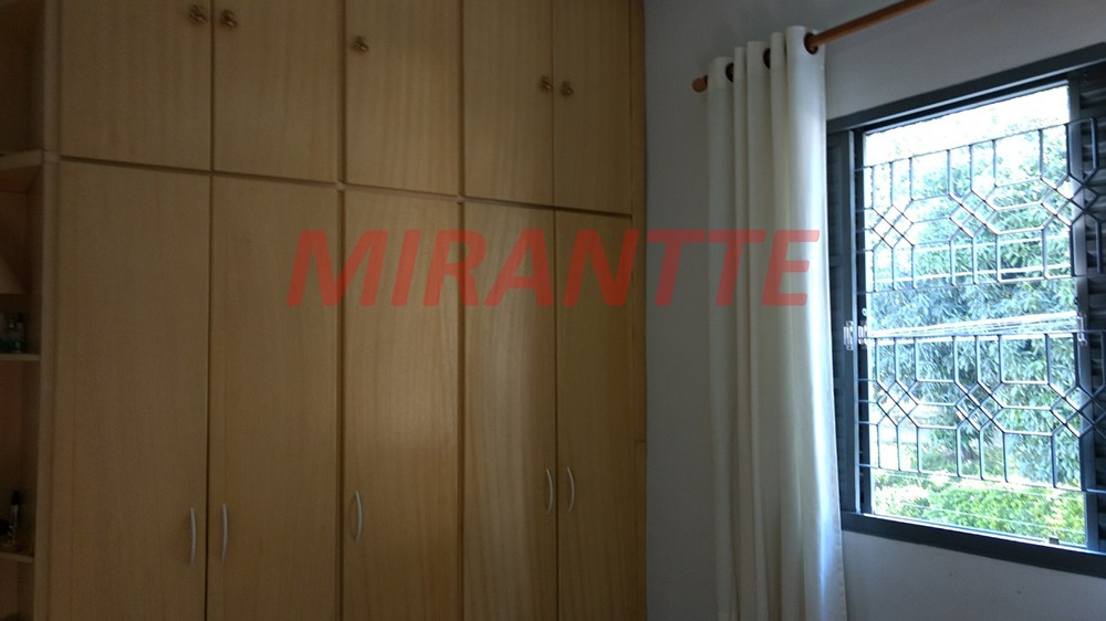 Sobrado de 210m² com 3 quartos em Água Fria