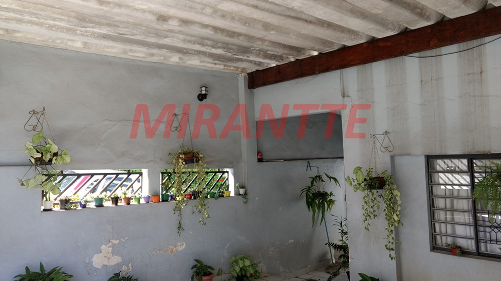 Sobrado de 210m² com 3 quartos em Água Fria