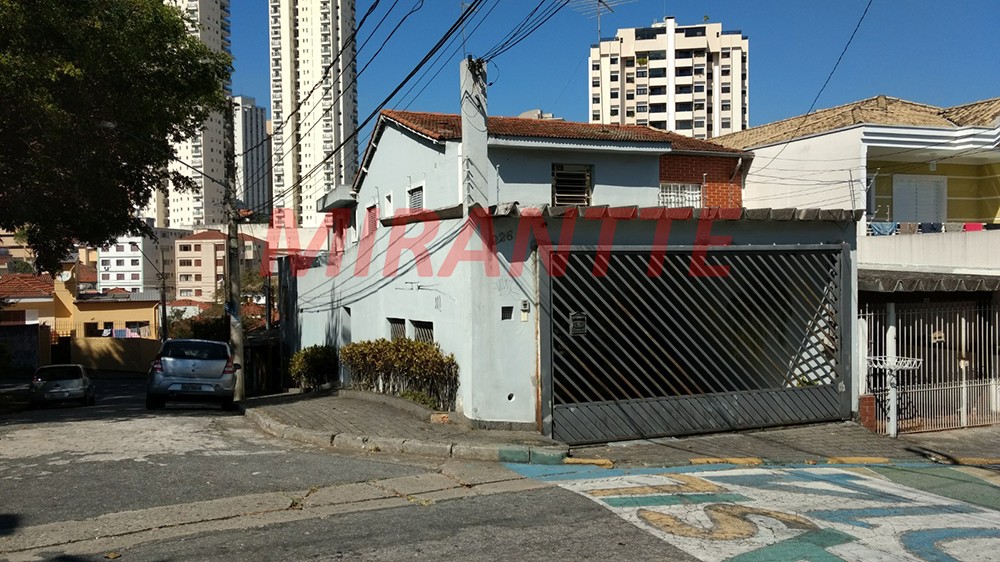 Sobrado de 210m² com 3 quartos em Água Fria