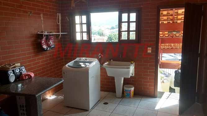 Sobrado de 350m² com 3 quartos em Jardim Guapíra