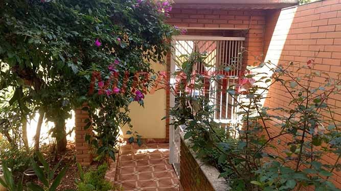 Sobrado de 350m² com 3 quartos em Jardim Guapíra