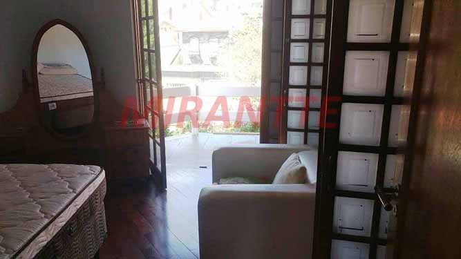 Sobrado de 350m² com 3 quartos em Jardim Guapíra