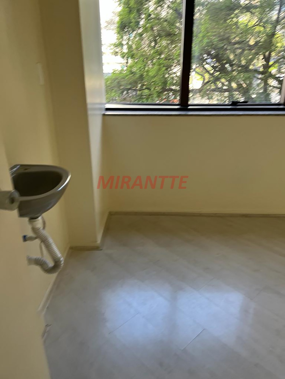 Conjunto comercial de 30m² em Bela Vista