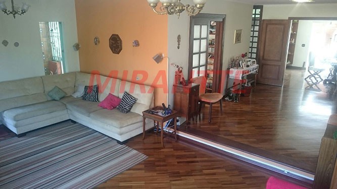 Sobrado de 280m² com 3 quartos em Vila Rosa