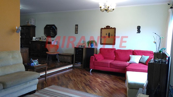 Sobrado de 280m² com 3 quartos em Vila Rosa