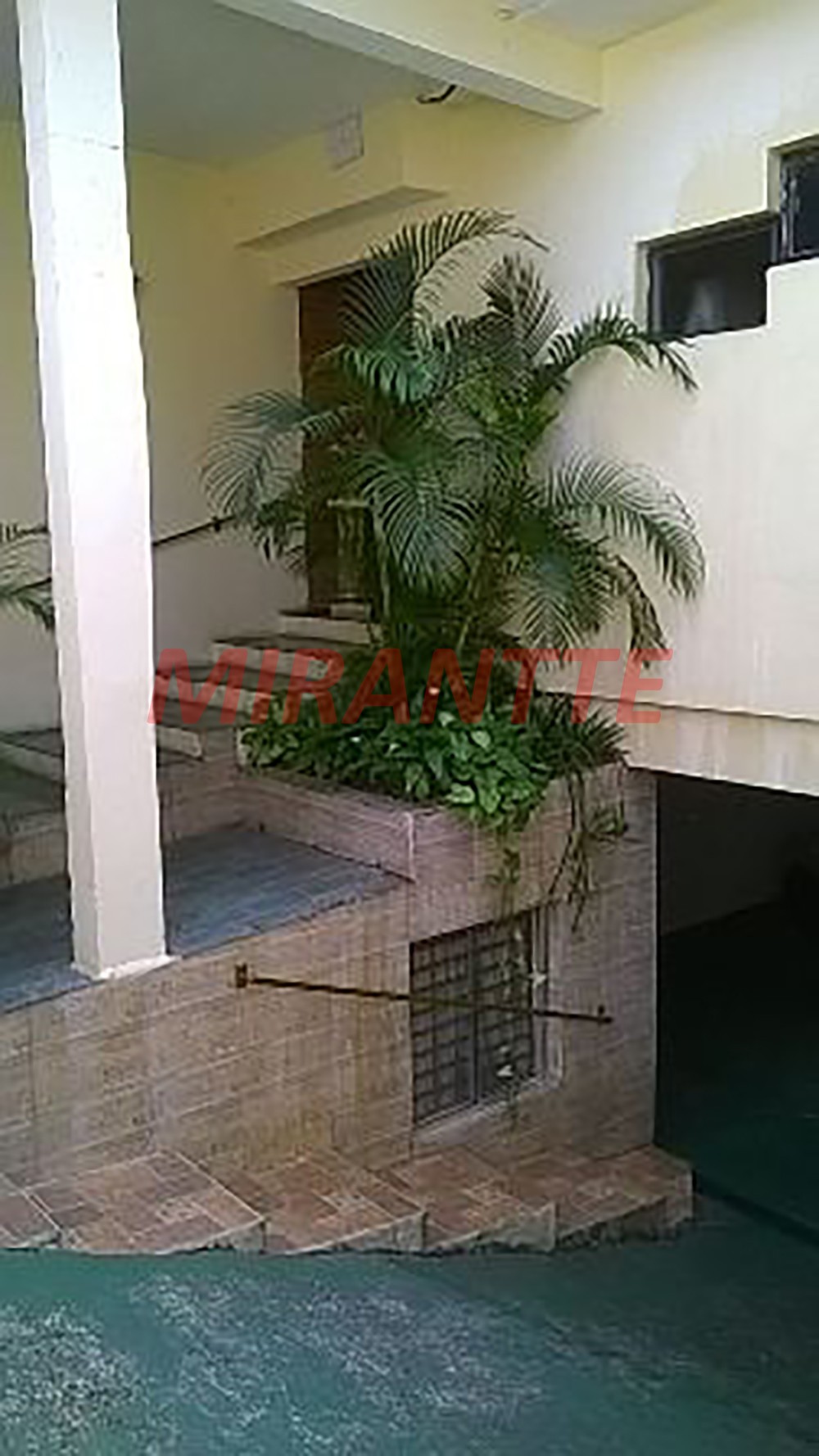 Cond. fechado de 900m² com 7 quartos em Cachoeirinha