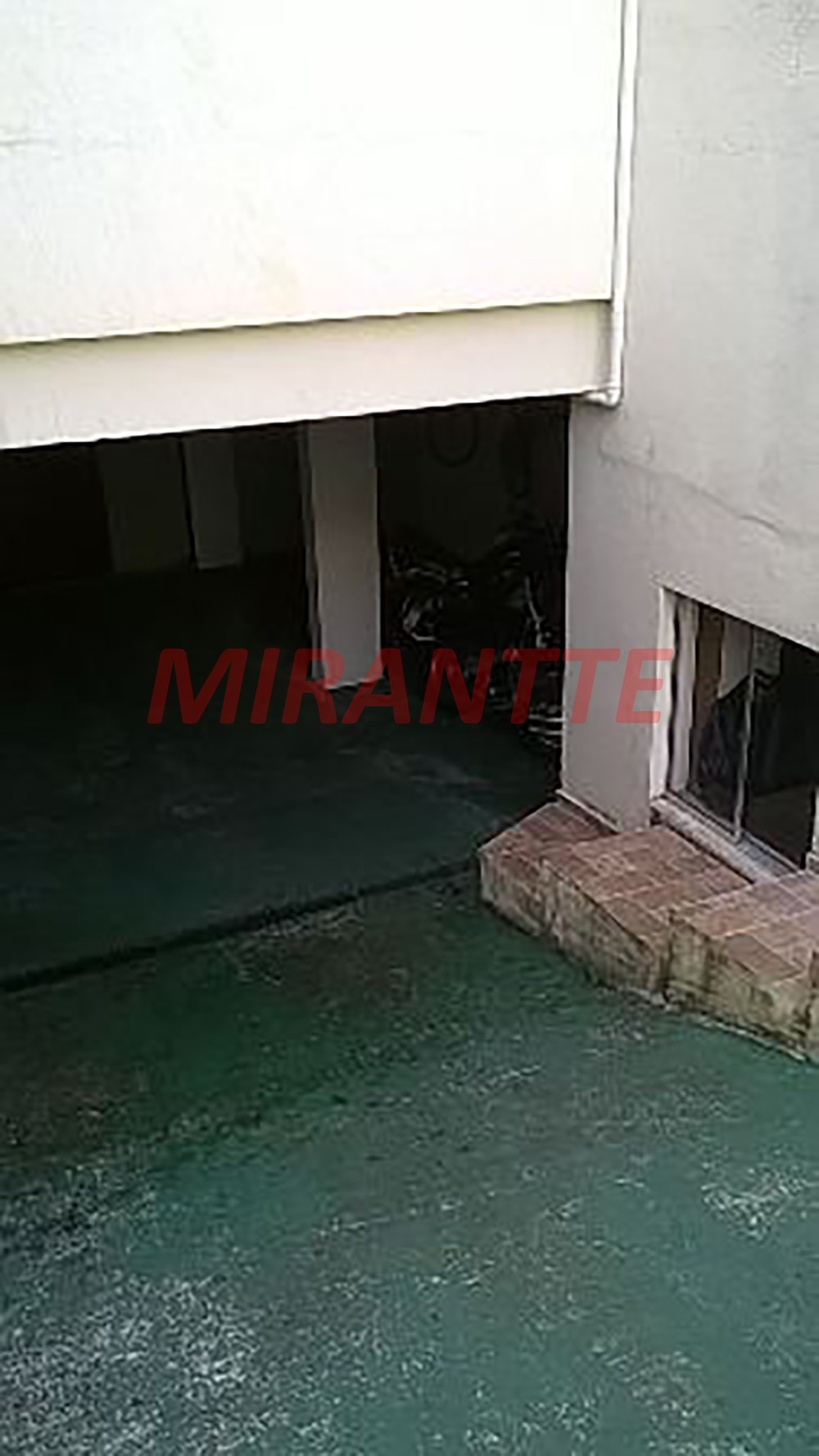 Cond. fechado de 900m² com 7 quartos em Cachoeirinha