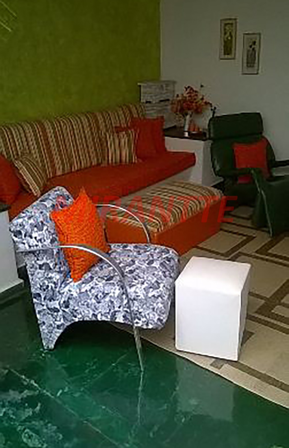 Cond. fechado de 900m² com 7 quartos em Cachoeirinha