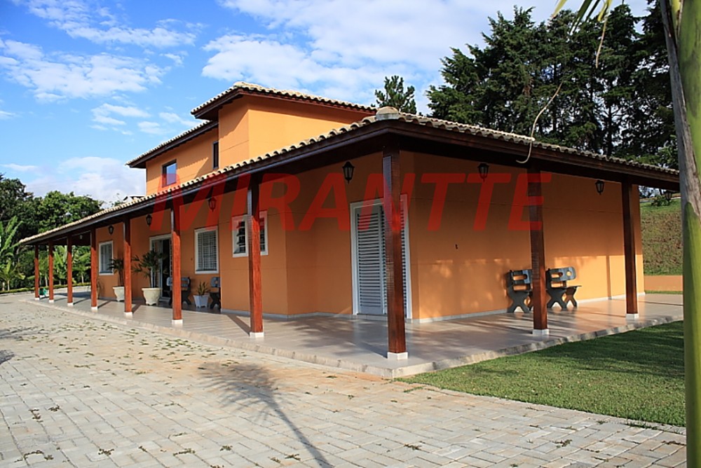 ChÁcara de 723m² com 8 quartos em Portão