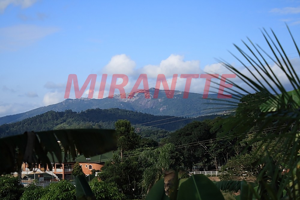 ChÁcara de 723m² com 8 quartos em Portão