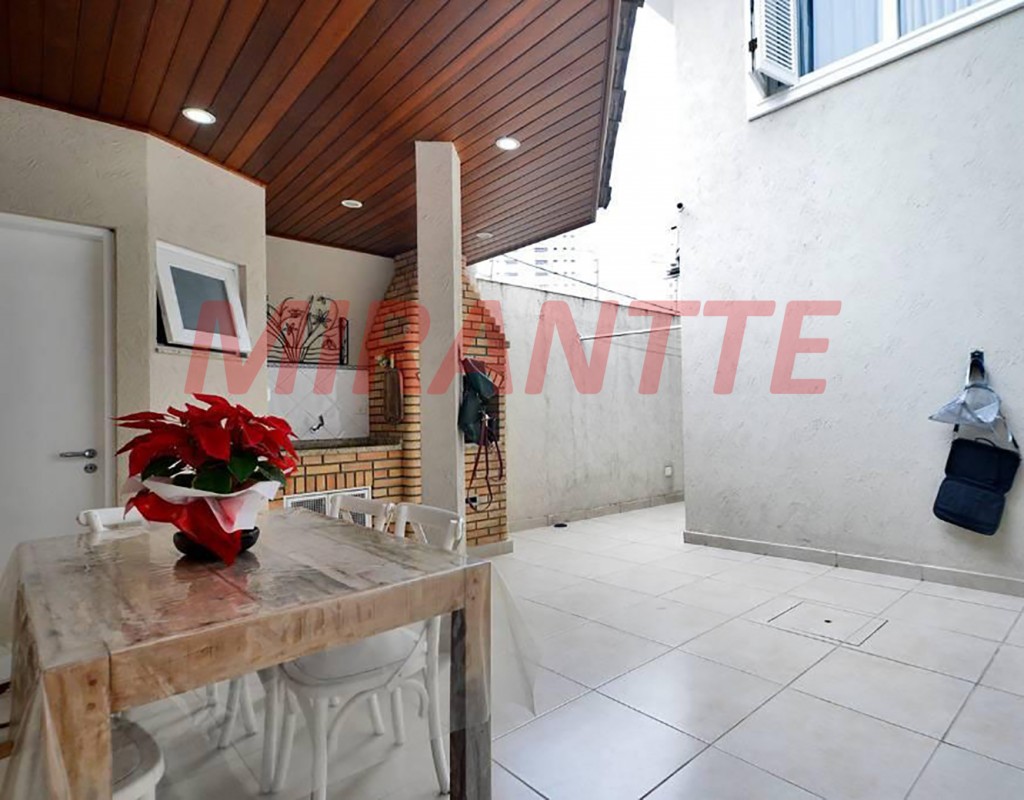 Sobrado de 230m² com 3 quartos em Água Fria