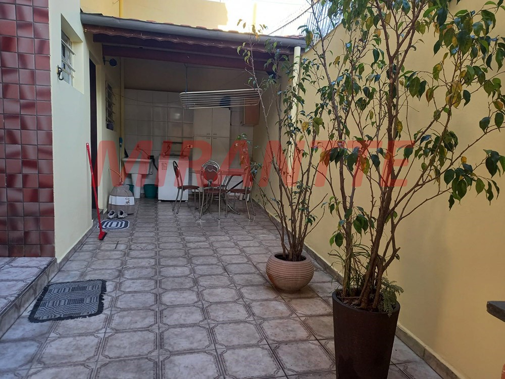 Sobrado de 94m² com 3 quartos em Jardim Virginia Bianca