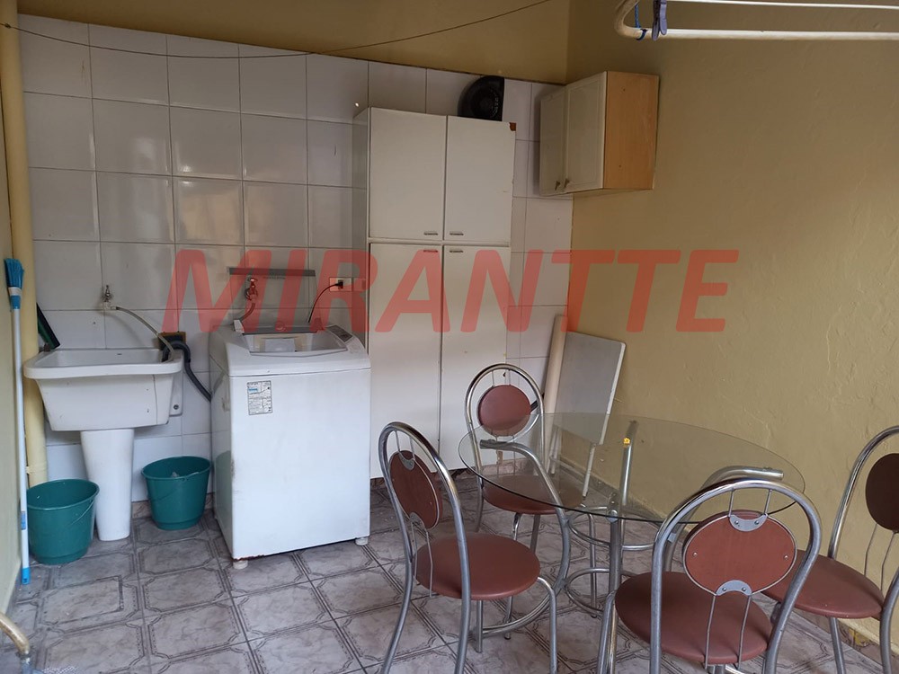Sobrado de 94m² com 3 quartos em Jardim Virginia Bianca