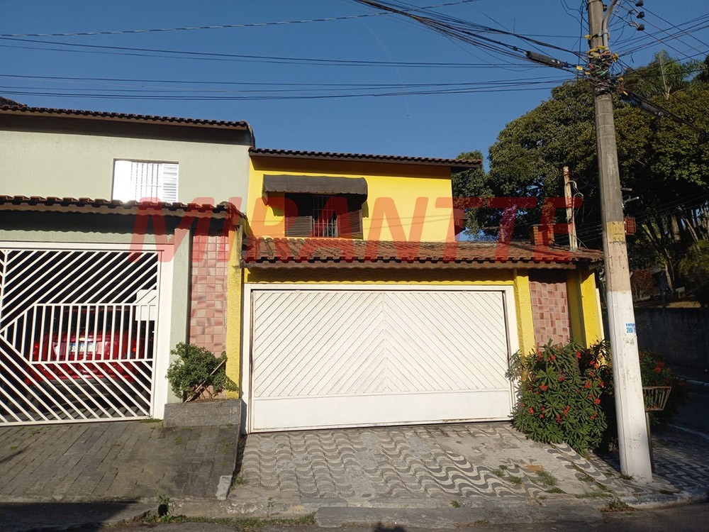 Sobrado de 94m² com 3 quartos em Jardim Virginia Bianca