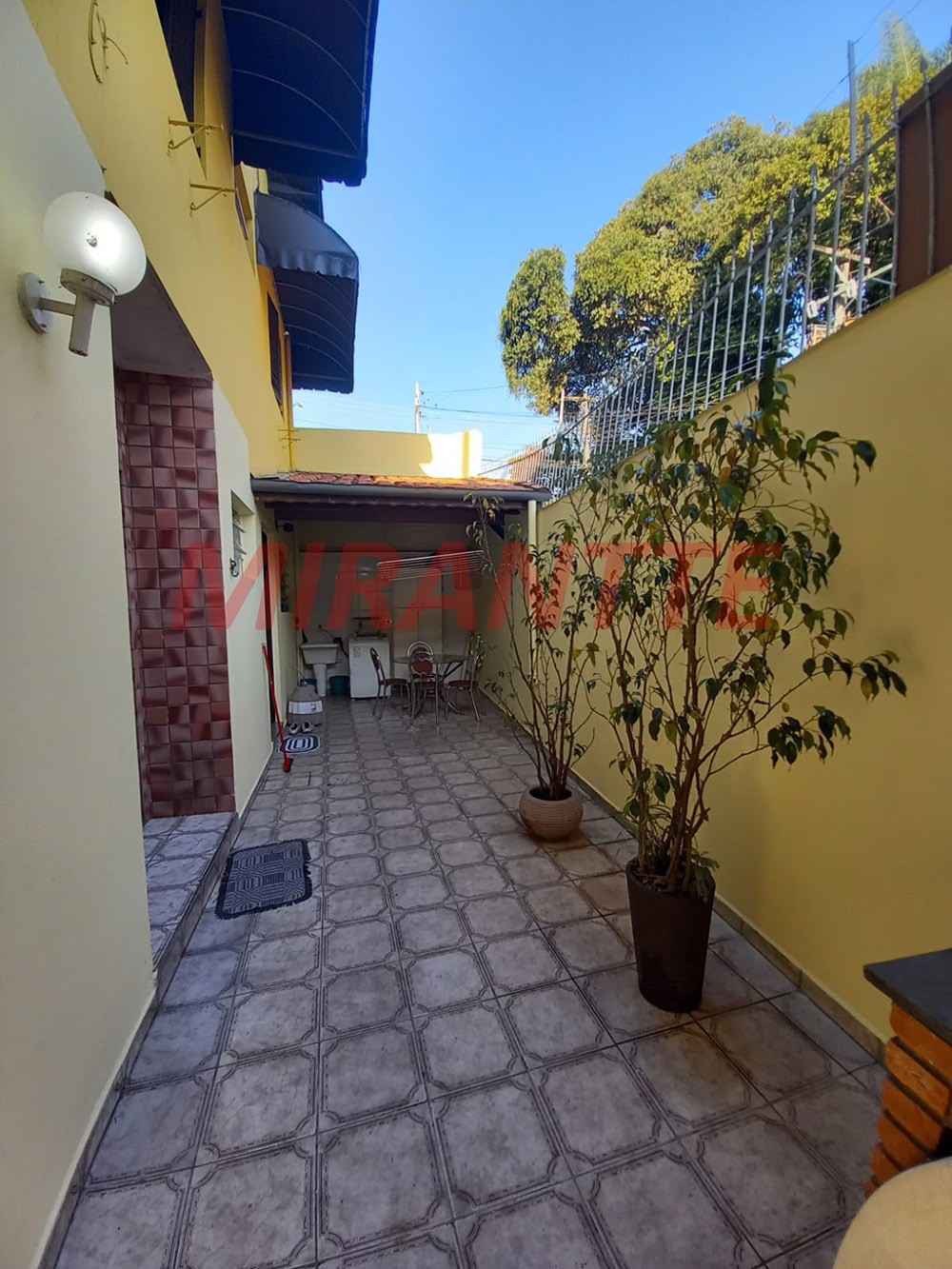 Sobrado de 94m² com 3 quartos em Jardim Virginia Bianca