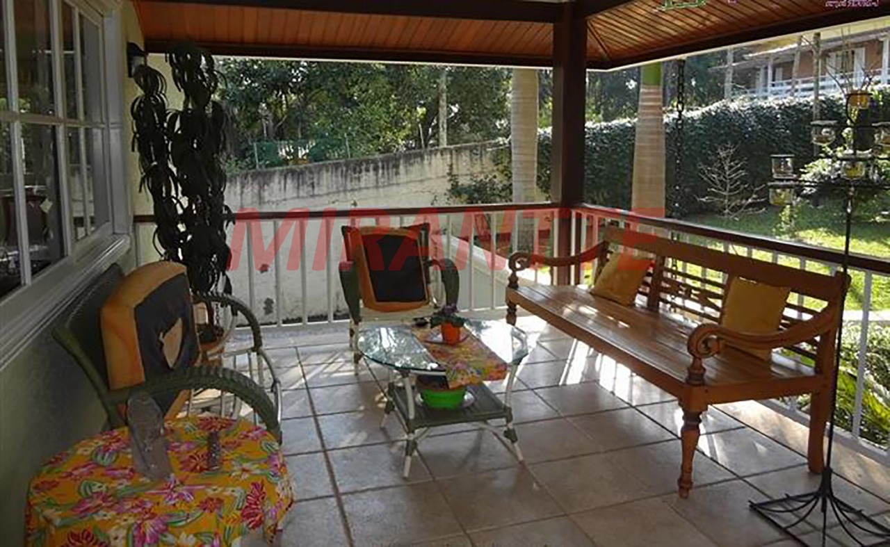Sobrado de 600m² com 4 quartos em Serra Da Cantareira