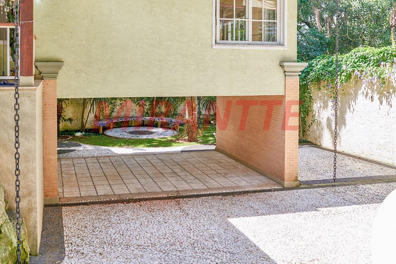 Sobrado de 600m² com 4 quartos em Serra Da Cantareira