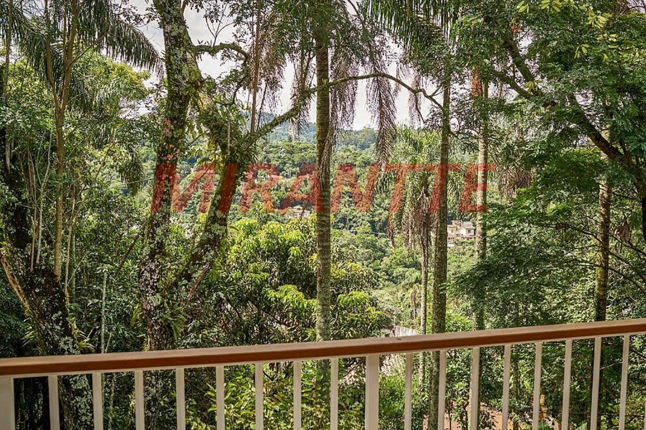 Sobrado de 600m² com 4 quartos em Serra Da Cantareira