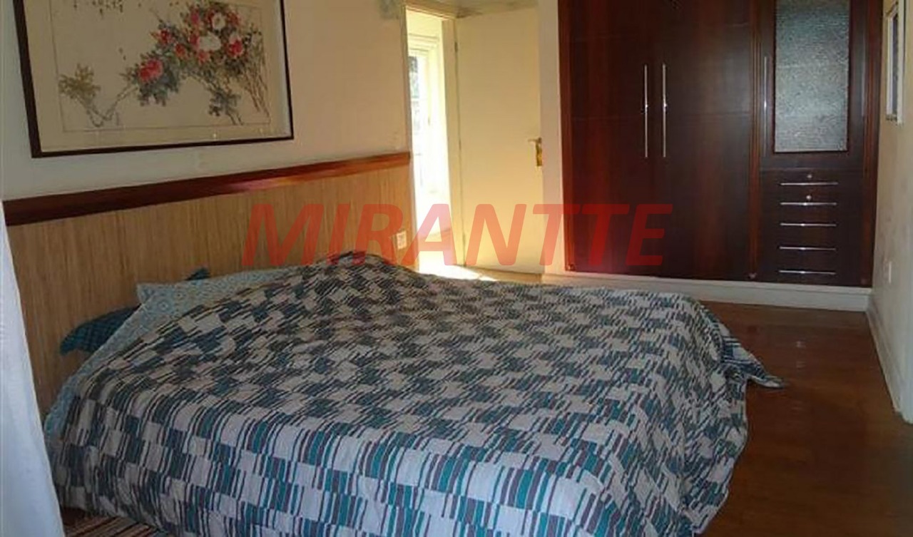 Sobrado de 600m² com 4 quartos em Serra Da Cantareira