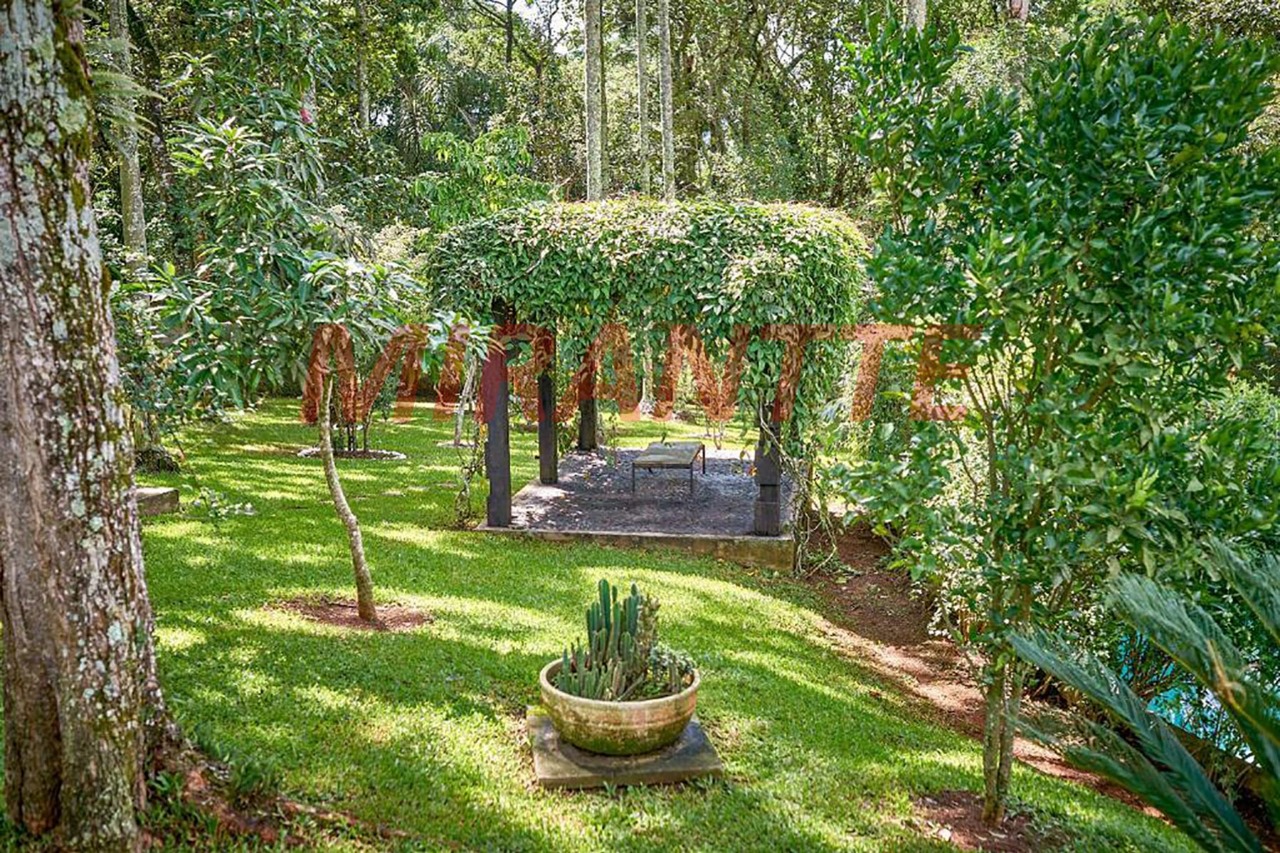 Sobrado de 600m² com 4 quartos em Serra Da Cantareira